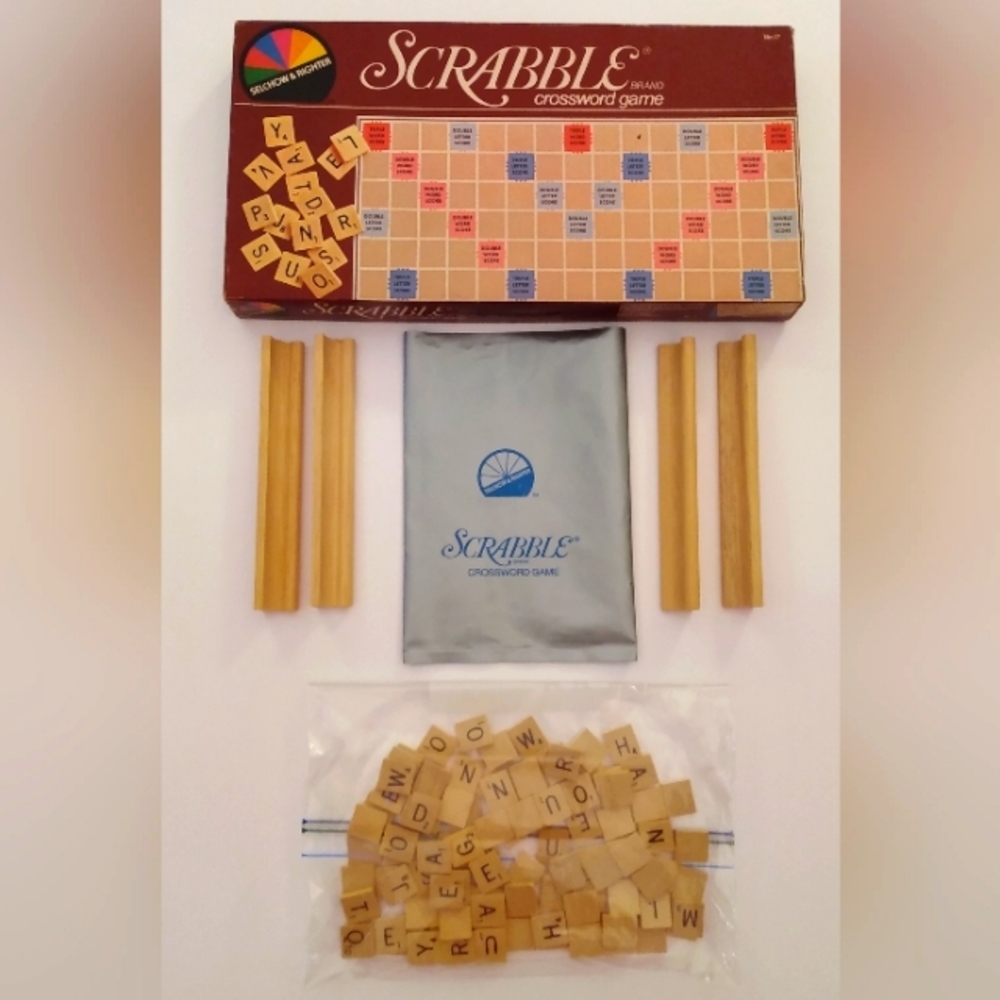Vtg. 1982 Scrabble Board Game set